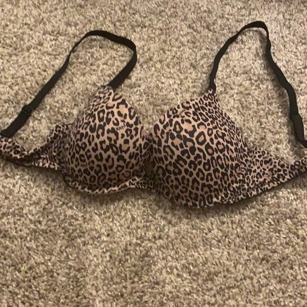 Leopard print PINK by Victoria’s Secret push up bra size 34B